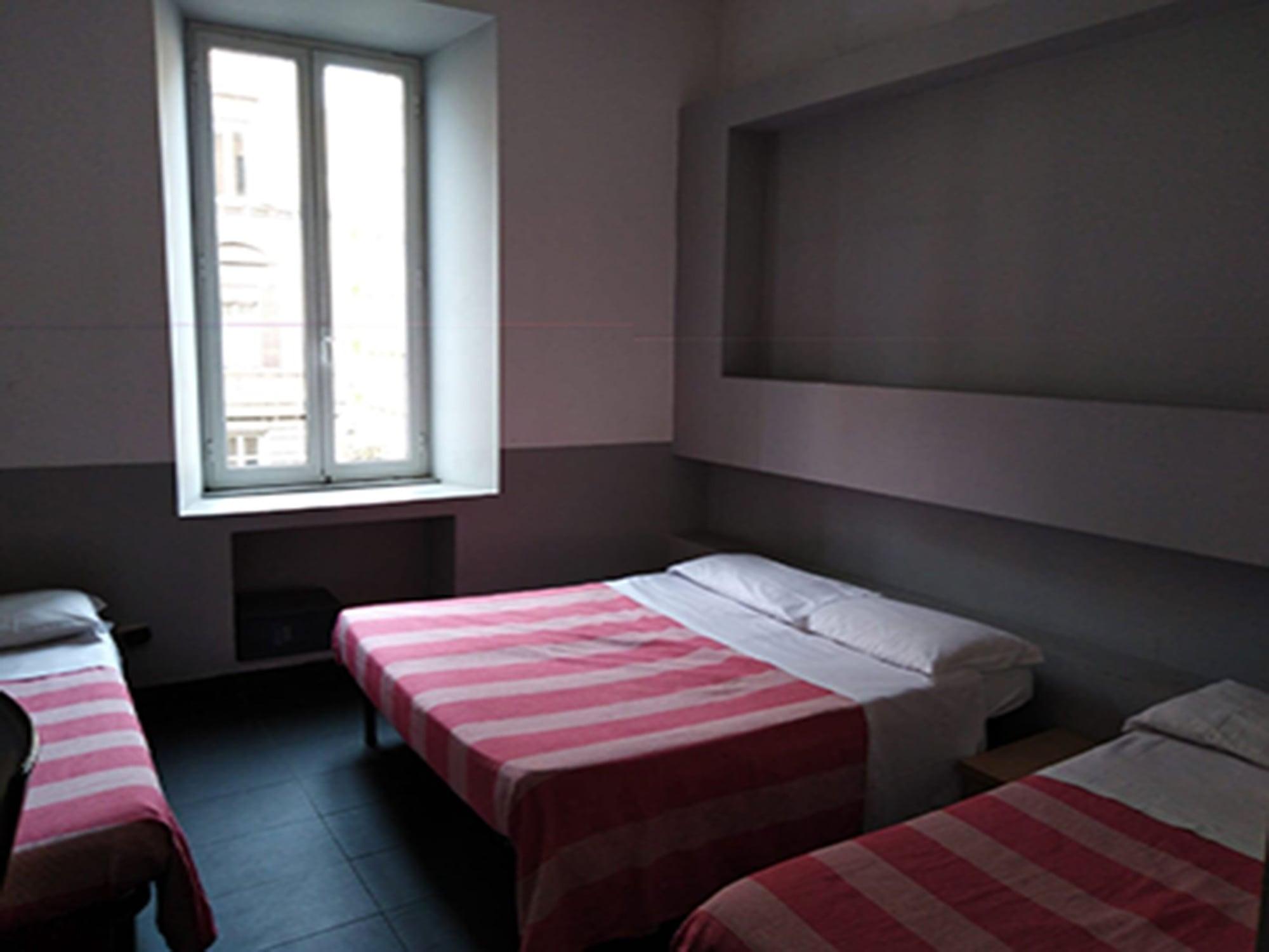 M&J Place Hostel Rome Buitenkant foto
