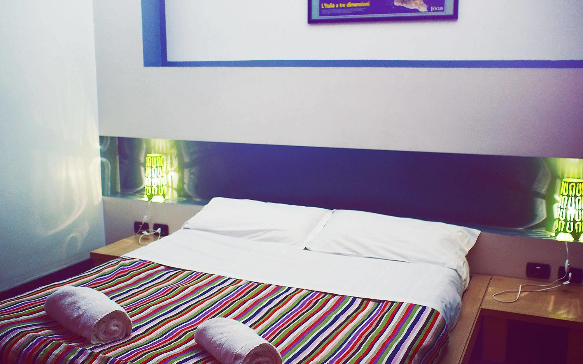 M&J Place Hostel Rome Buitenkant foto